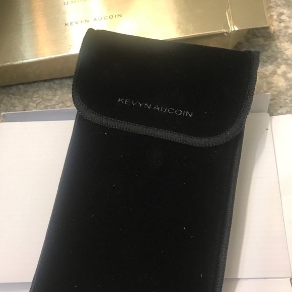 Kevin Aucoin The Neo Highlighter - Picture 2 of 7